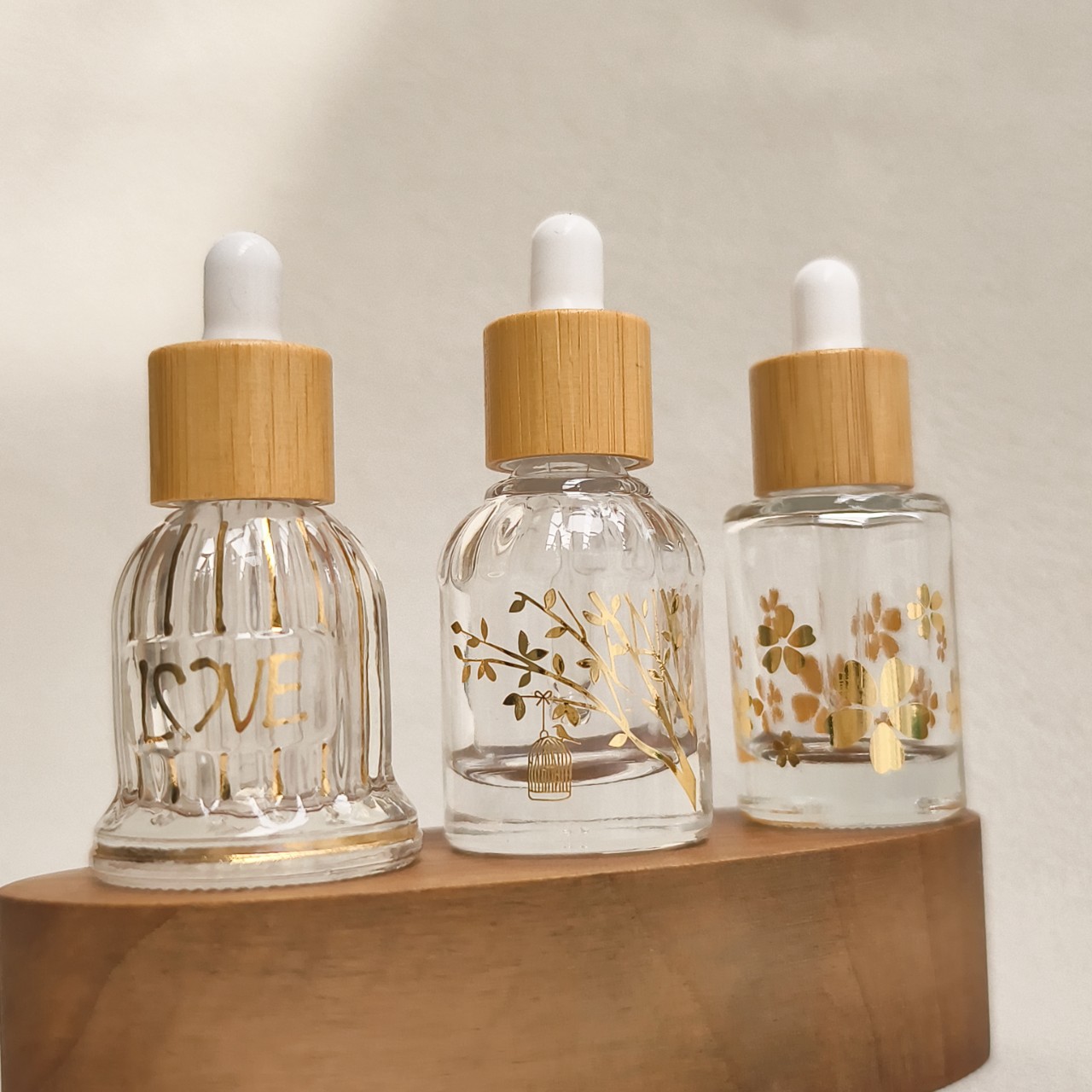 Glass Essential Oil Bottle wit - مراجعة Luxury Skincare Oil وسعره