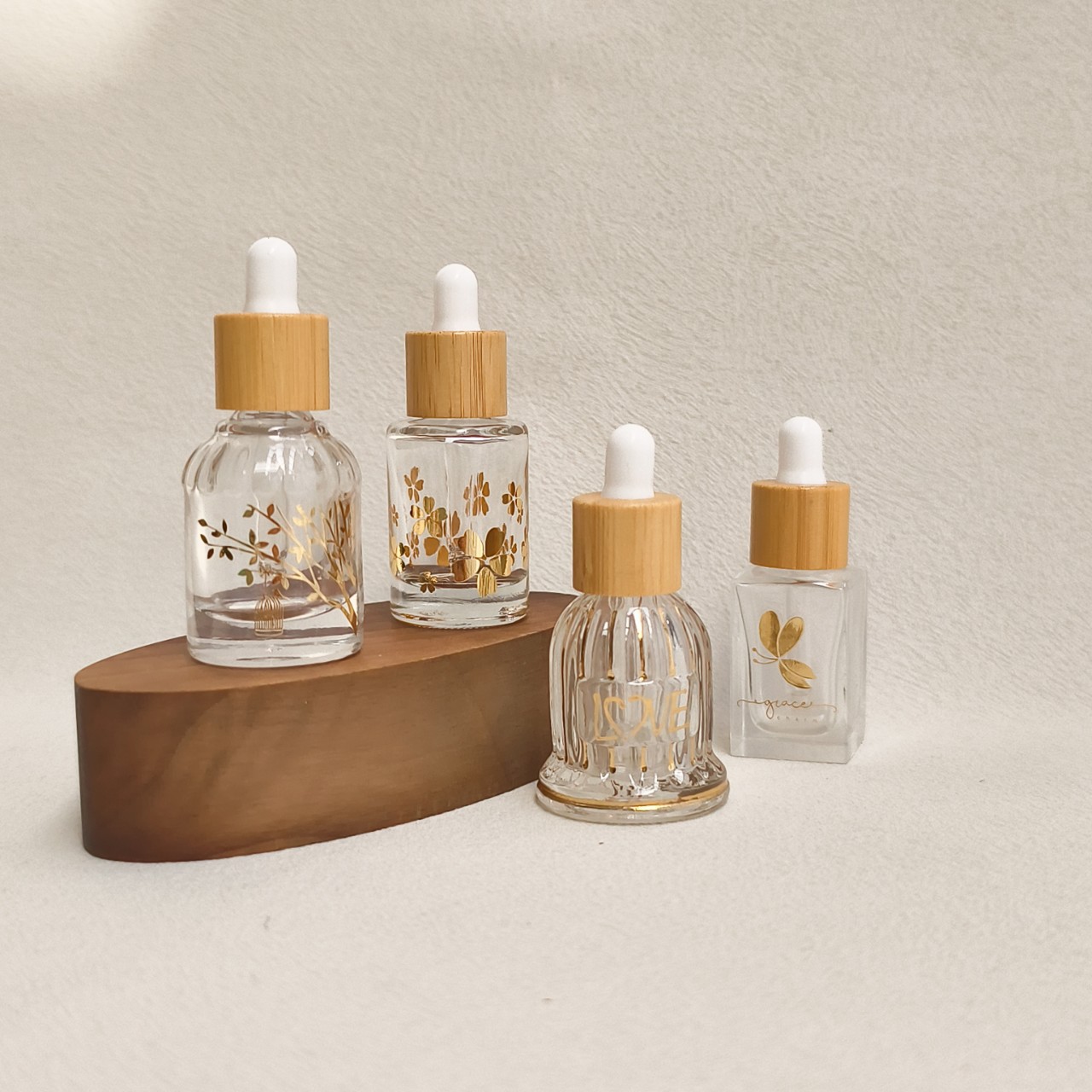 Glass Essential Oil Bottle wit - مراجعة Luxury Skincare Oil وسعره